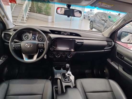 TOYOTA-HILUX-2025