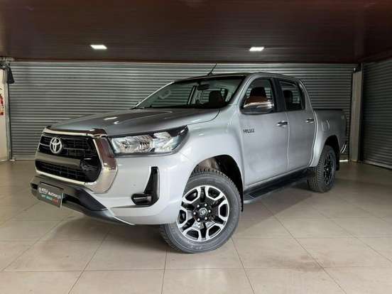 TOYOTA-HILUX-2023