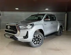 TOYOTA HILUX 2.8 D-4D TURBO DIESEL CD SR 4X4 AUTOMÁTICO TOYOTA HILUX 2.8 D-4D TURBO DIESEL CD SR 4X4 AUTOMÁTICO