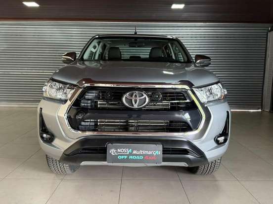 TOYOTA-HILUX-2023