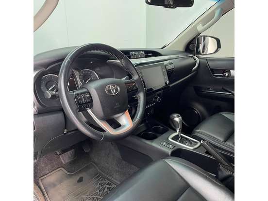 TOYOTA-HILUX-2.8 D-4D TURBO DIESEL CD SRV 4X4 AUTOMÁTICO TOYOTA-HILUX-2021