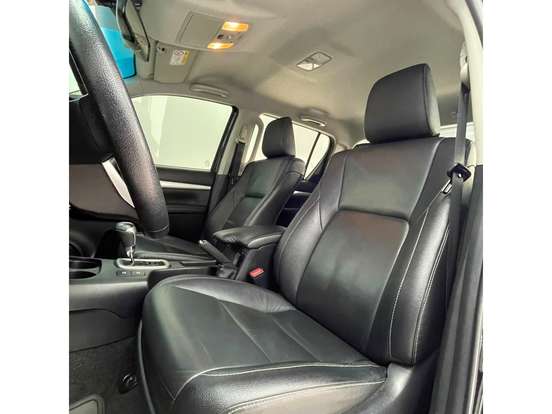 TOYOTA-HILUX-2.8 D-4D TURBO DIESEL CD SRV 4X4 AUTOMÁTICO TOYOTA-HILUX-2021