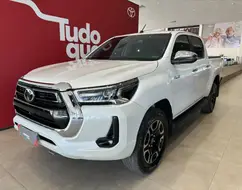 TOYOTA HILUX 2.8 D-4D TURBO DIESEL CD SRX 4X4 AUTOMÁTICO TOYOTA HILUX 2.8 D-4D TURBO DIESEL CD SRX 4X4 AUTOMÁTICO
