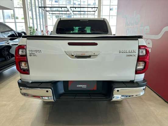 TOYOTA-HILUX-2025