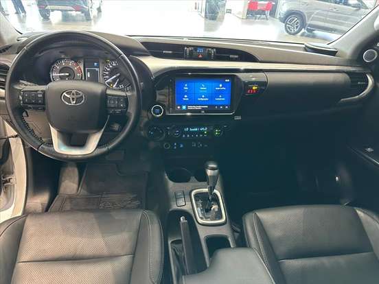 TOYOTA-HILUX-2025
