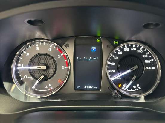 TOYOTA-HILUX-2025