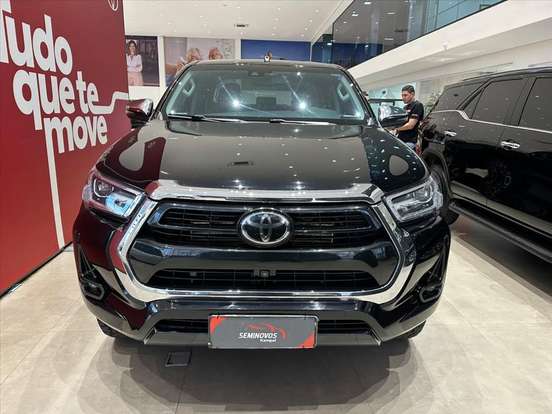 TOYOTA-HILUX-2.8 D-4D TURBO DIESEL CD SRX 4X4 AUTOMÁTICO TOYOTA-HILUX-2023