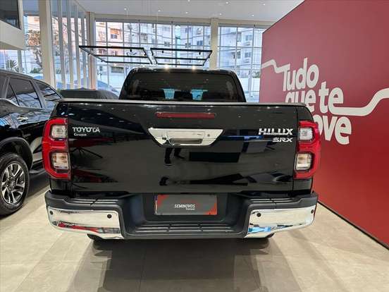 TOYOTA-HILUX-2.8 D-4D TURBO DIESEL CD SRX 4X4 AUTOMÁTICO TOYOTA-HILUX-2023