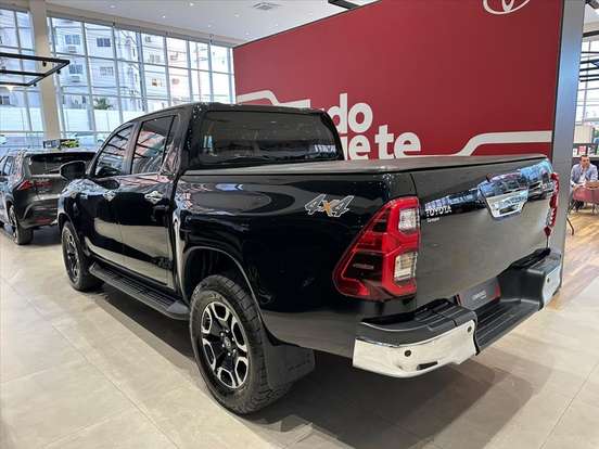 TOYOTA-HILUX-2023