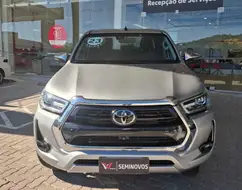 TOYOTA HILUX 2.8 D-4D TURBO DIESEL CD SRX 4X4 AUTOMÁTICO TOYOTA HILUX 2.8 D-4D TURBO DIESEL CD SRX 4X4 AUTOMÁTICO
