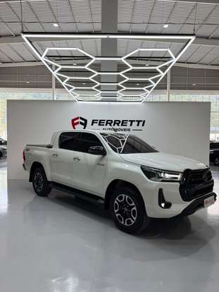 TOYOTA-HILUX-2021