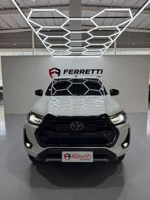 TOYOTA-HILUX-2021