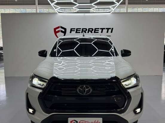 TOYOTA-HILUX-2.8 D-4D TURBO DIESEL CD SRX 4X4 AUTOMÁTICO TOYOTA-HILUX-2021