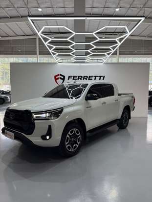 TOYOTA-HILUX-2021