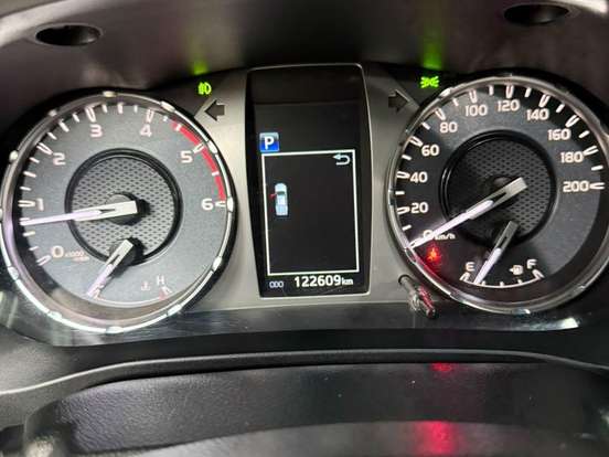 TOYOTA-HILUX-2.8 D-4D TURBO DIESEL CD SRX 4X4 AUTOMÁTICO TOYOTA-HILUX-2021