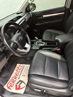 TOYOTA-HILUX-2021