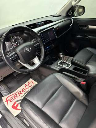 TOYOTA-HILUX-2021