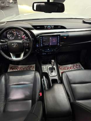 TOYOTA-HILUX-2021