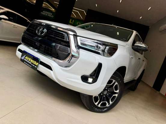 TOYOTA-HILUX-2024