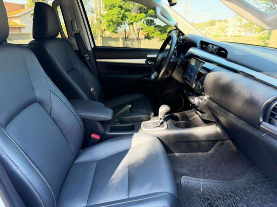 TOYOTA-HILUX-2025