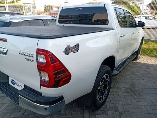 TOYOTA-HILUX-2025