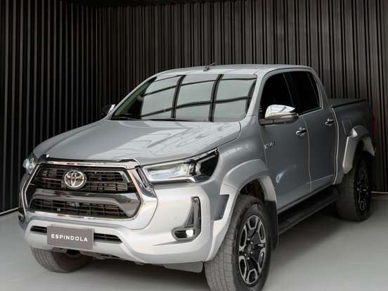 TOYOTA-HILUX-2.8 D-4D TURBO DIESEL CD SRX PLUS 4X4 AUTOMÁTICO TOYOTA-HILUX-2025