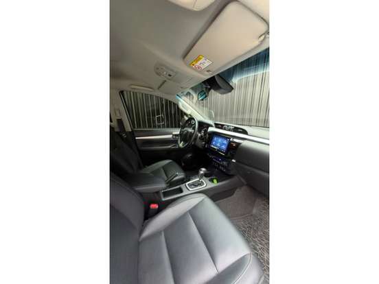 TOYOTA-HILUX-2025