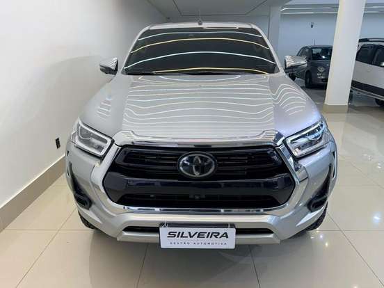 TOYOTA-HILUX-2024