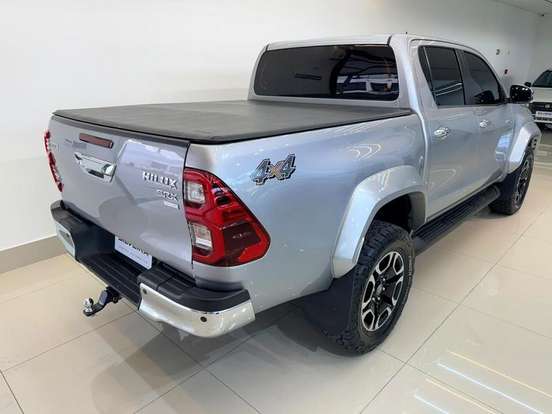 TOYOTA-HILUX-2024