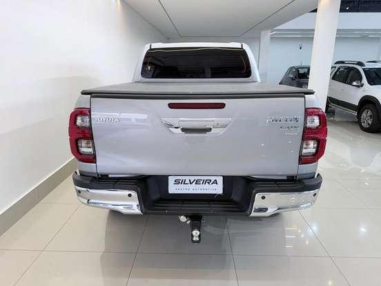 TOYOTA-HILUX-2.8 D-4D TURBO DIESEL CD SRX PLUS 4X4 AUTOMÁTICO TOYOTA-HILUX-2024