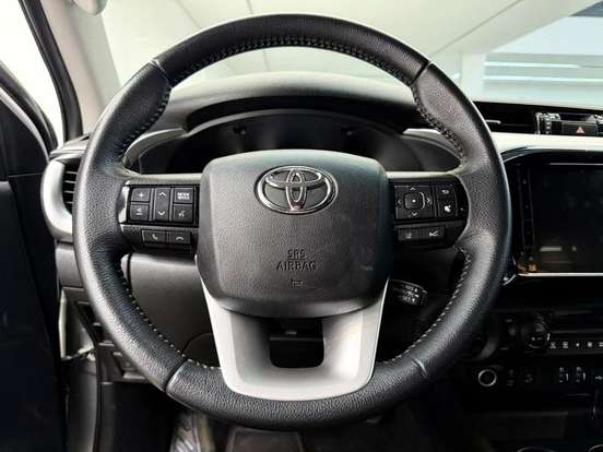 TOYOTA-HILUX-2024
