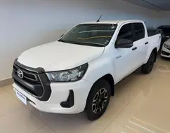 TOYOTA HILUX 2.8 D-4D TURBO DIESEL CHASSI 4X4 MANUAL TOYOTA HILUX 2.8 D-4D TURBO DIESEL CHASSI 4X4 MANUAL