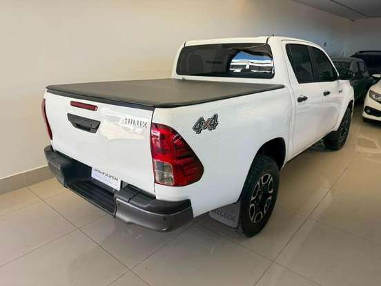 TOYOTA-HILUX-2.8 D-4D TURBO DIESEL CHASSI 4X4 MANUAL TOYOTA-HILUX-2021