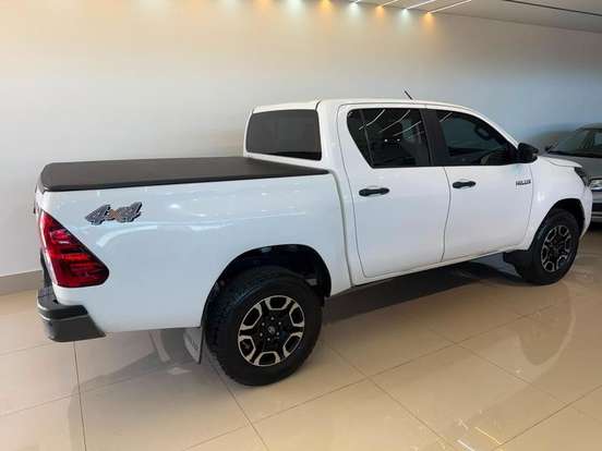 TOYOTA-HILUX-2.8 D-4D TURBO DIESEL CHASSI 4X4 MANUAL TOYOTA-HILUX-2021