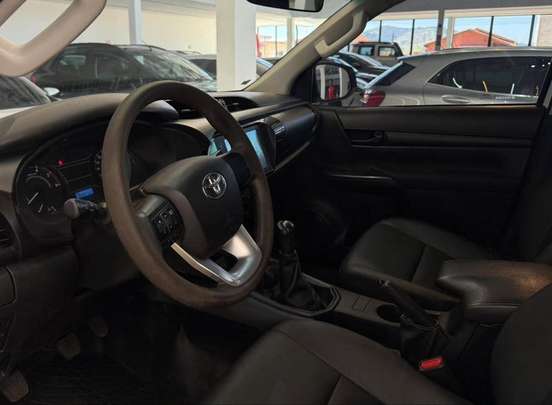 TOYOTA-HILUX-2.8 D-4D TURBO DIESEL CHASSI 4X4 MANUAL TOYOTA-HILUX-2021
