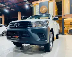 TOYOTA HILUX 2.8 D-4D TURBO DIESEL CS 4X4 MANUAL TOYOTA HILUX 2.8 D-4D TURBO DIESEL CS 4X4 MANUAL