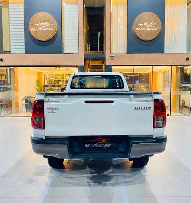 TOYOTA-HILUX-2024