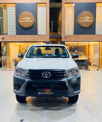 TOYOTA-HILUX-2024