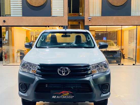 TOYOTA-HILUX-2.8 D-4D TURBO DIESEL CS 4X4 MANUAL TOYOTA-HILUX-2024