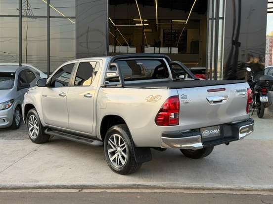 TOYOTA-HILUX-2018