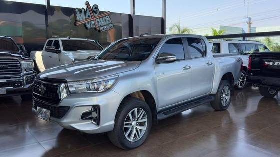 TOYOTA HILUX 2.8 SRX 4X4 CD 16V DIESEL 4P AUTOMÁTICO