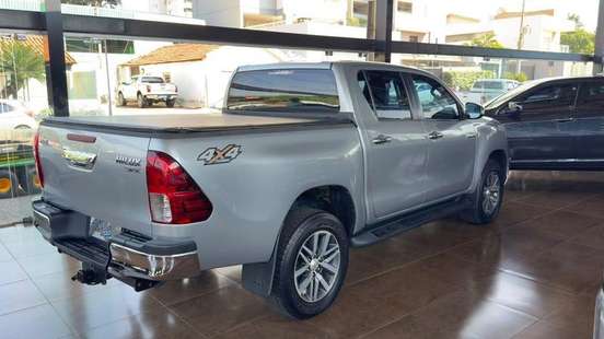 TOYOTA-HILUX-2016
