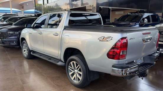 TOYOTA-HILUX-2016
