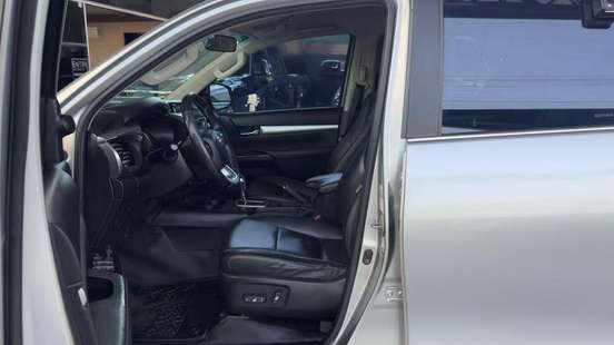 TOYOTA-HILUX-2016