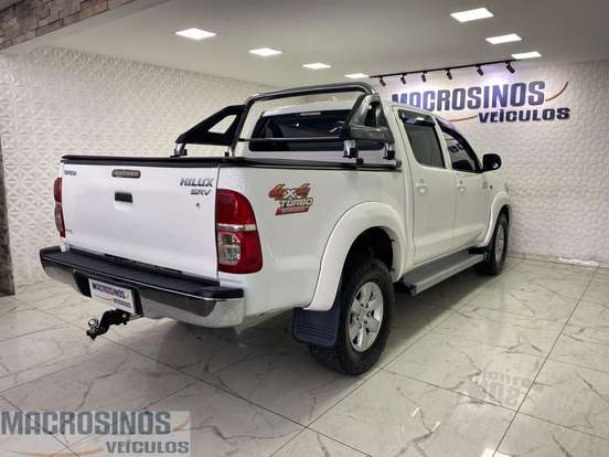 TOYOTA-HILUX-2014