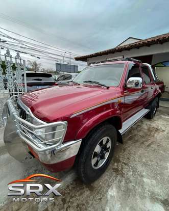 TOYOTA-HILUX-2001