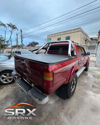 TOYOTA-HILUX-2001
