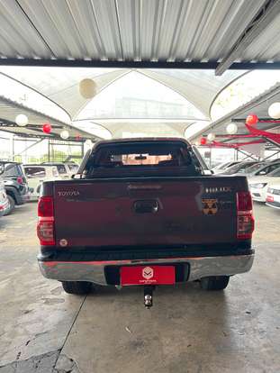 TOYOTA-HILUX-2011