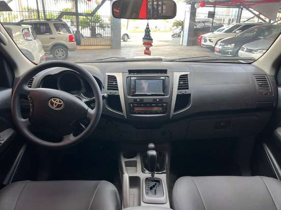 TOYOTA-HILUX-3.0 SRV 4X4 CD 16V TURBO INTERCOOLER DIESEL 4P AUTOMÁTICO TOYOTA-HILUX-2011