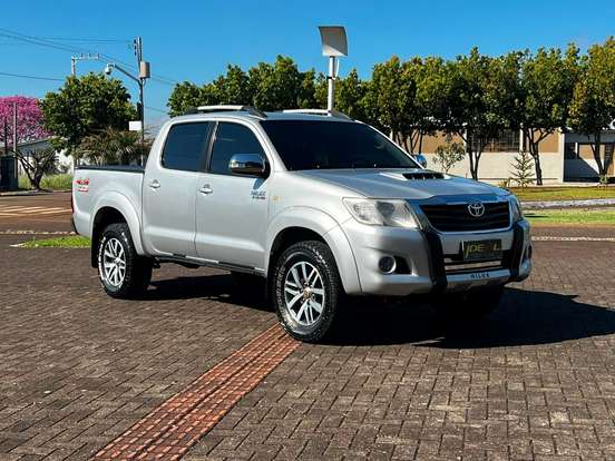 TOYOTA-HILUX-2012
